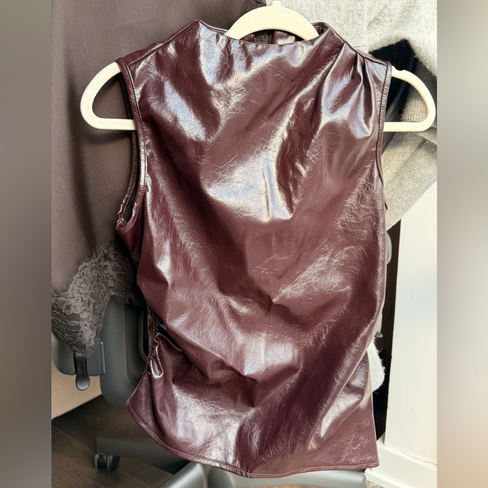 STORM Label Faux Leather Sleeveless Top – XS – burgundy